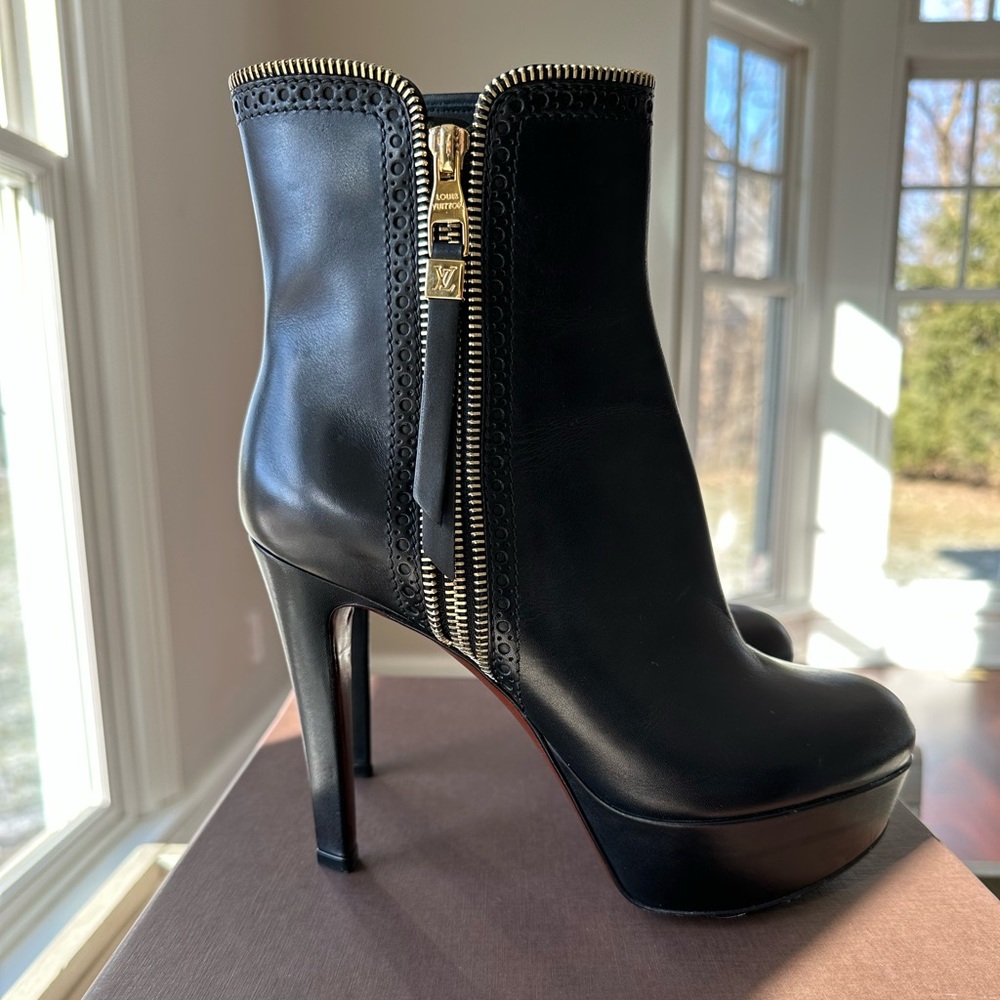 Louis Vuitton Platform Boots - Picture 2 of 8